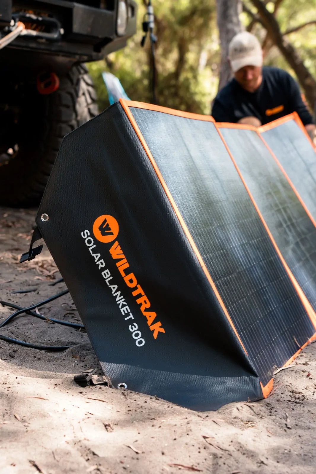 Wildtrak™ 160W Folding Solar Blanket