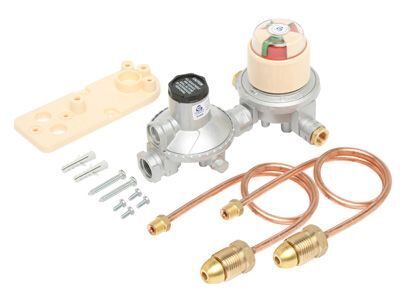 Gas Regulator with Auto Change Over 200Mj c/w Bracket + 2 C/Pigtail